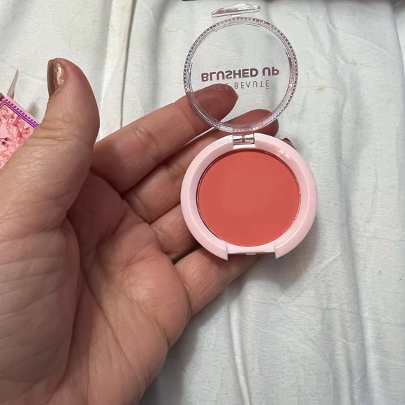 New Makeup Bundle of 9 Contains Lashes, Nails, Blush, Mascara highlighters & Bag - Picture 10 of 10